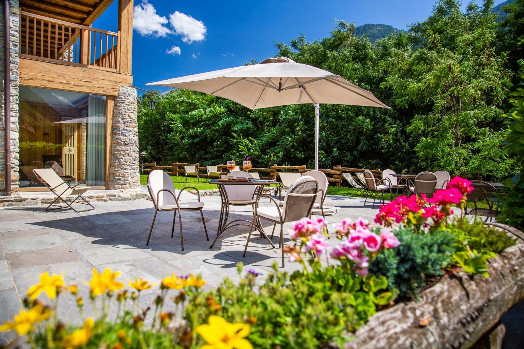 Hotel Les Montagnards Morgex Exterior foto
