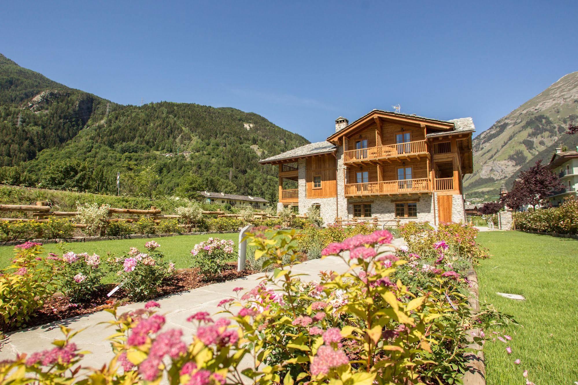 Hotel Les Montagnards Morgex Exterior foto